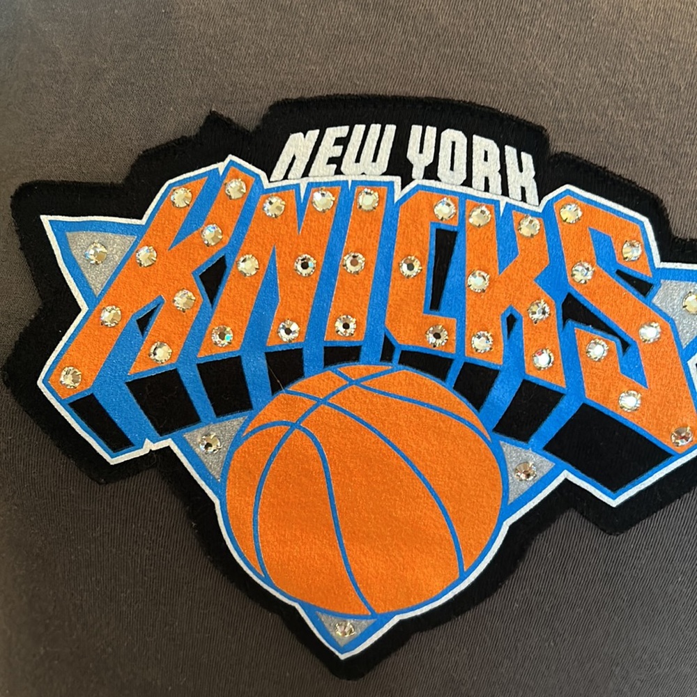 NY Knicks long Sleeve preowned TShirt - Picture 3 of 6